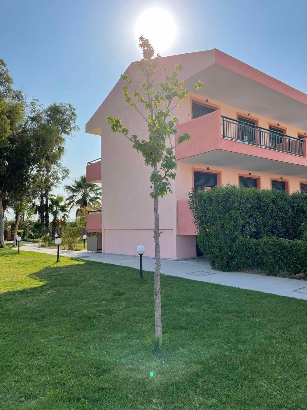 Stefania Sun Apartments Nikíti Eksteriør bilde